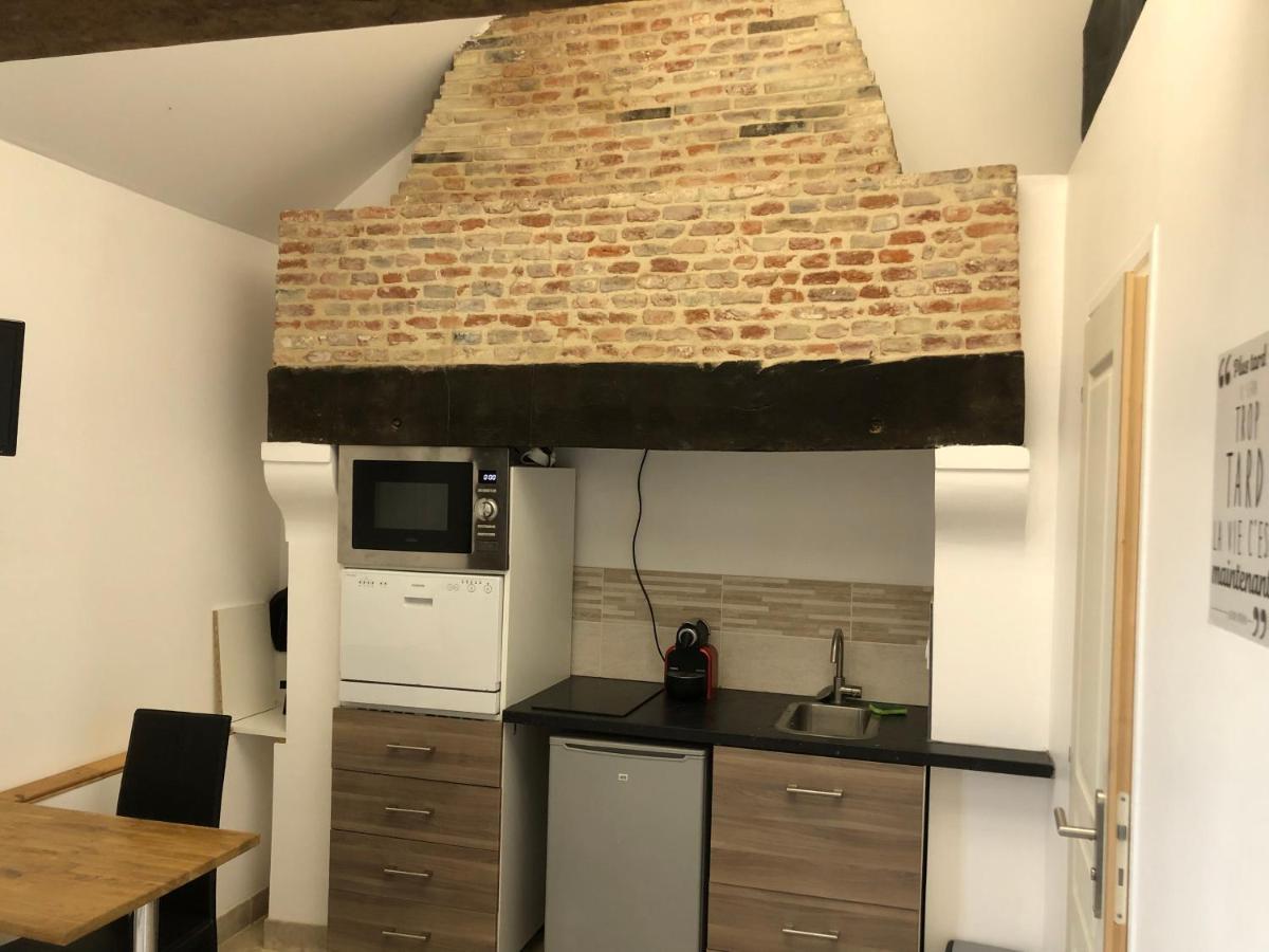 ホテル La Bouillerie Du Manoir Des Breholles Goustranville エクステリア 写真